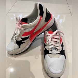 Diadora N9002 Mens Sneakers